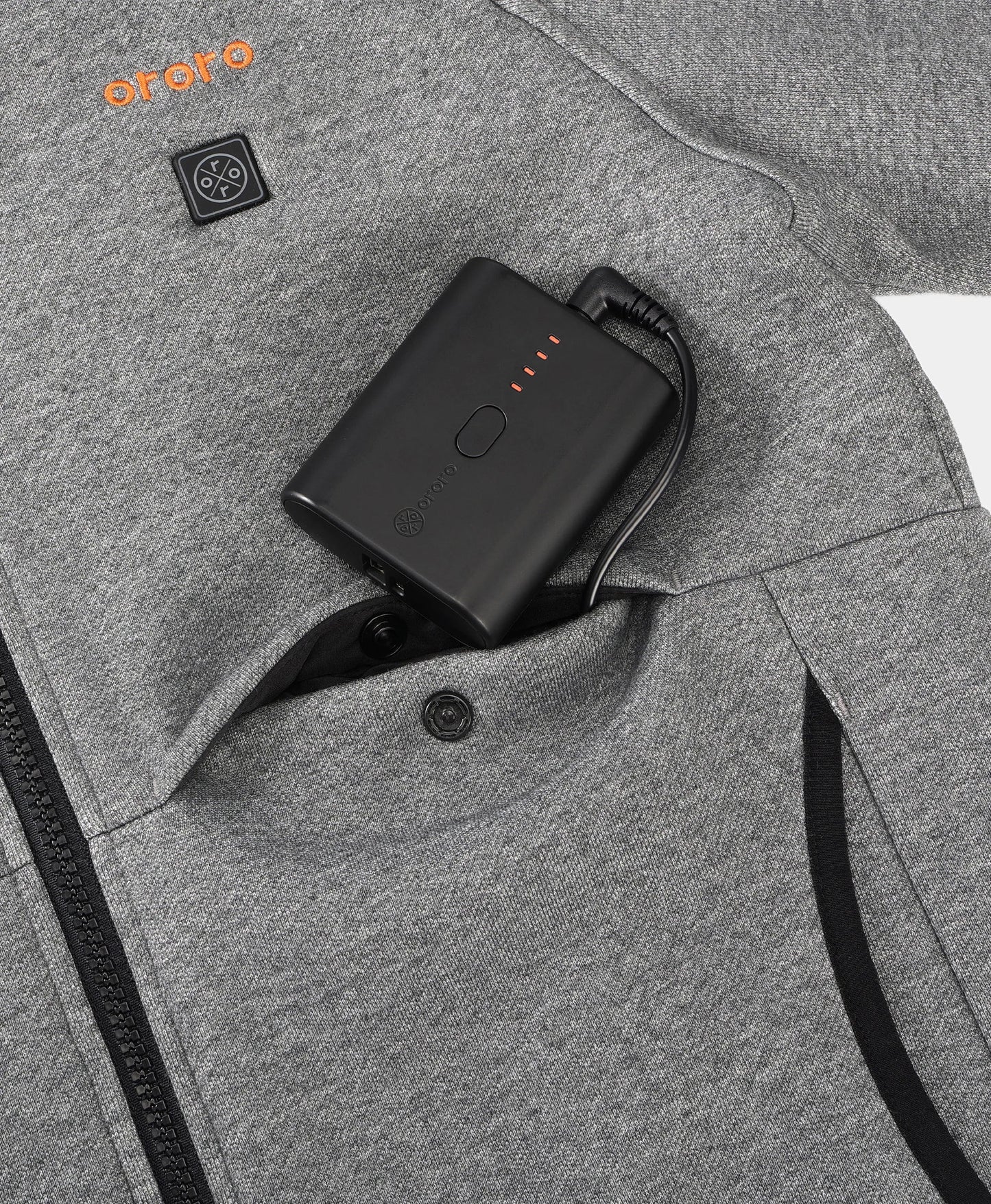 Battery pockets at the exterior body with snap closure (Front left hidden pocket)